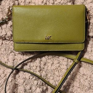 Michael Kors Crossbody Wallet